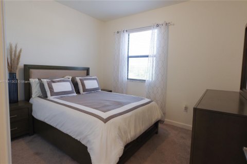 Townhouse in Miami Gardens, Florida 3 bedrooms, 131.83 sq.m. № 1939471 - photo 16