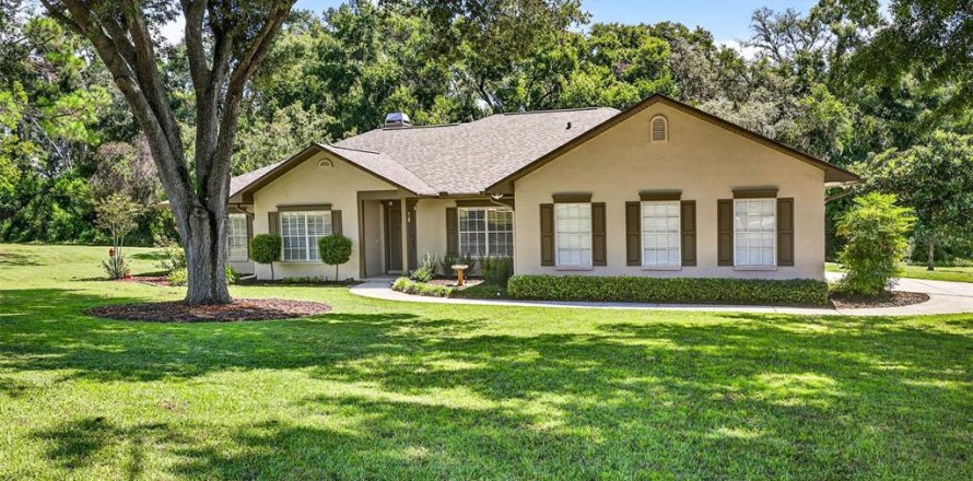 Casa en Dade City, Florida 4 dormitorios, 192.87 m2 № 1904355