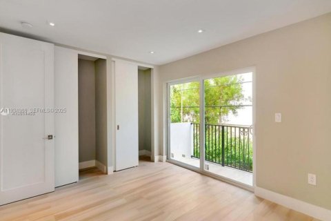 Adosado en alquiler en Coral Gables, Florida, 2 dormitorios, 139.35 m2 № 1993069 - foto 11