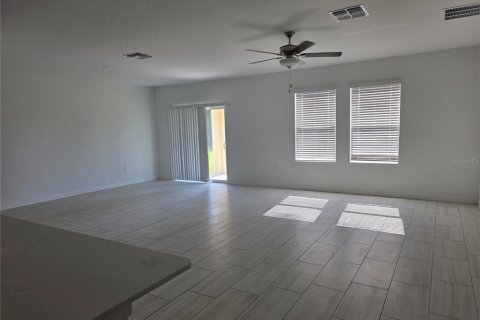 House in Riverview, Florida 6 bedrooms, 312.34 sq.m. № 2211059 - photo 3