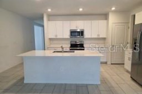 House in Riverview, Florida 6 bedrooms, 312.34 sq.m. № 2211059 - photo 2