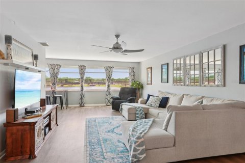 Condominio en venta en Saint Petersburg, Florida, 2 dormitorios, 121.24 m2 № 2094499 - foto 5