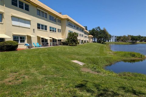 Condominio en venta en Saint Petersburg, Florida, 2 dormitorios, 121.24 m2 № 2094499 - foto 27