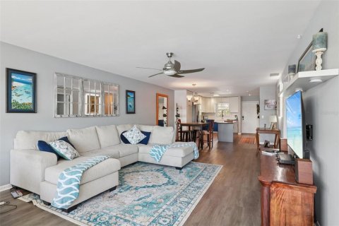 Condominio en venta en Saint Petersburg, Florida, 2 dormitorios, 121.24 m2 № 2094499 - foto 12