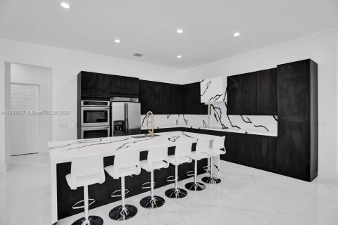 Villa ou maison à louer à Davie, Floride: 9 chambres, 462.56 m2 № 1952397 - photo 3