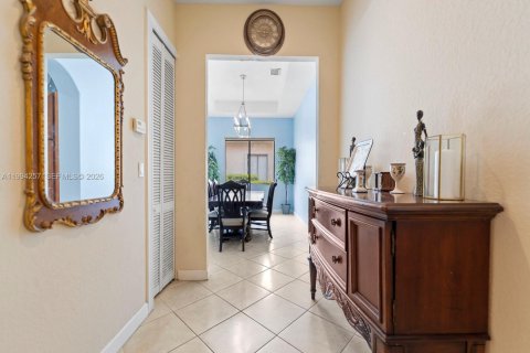 Купить виллу или дом в Катлер-Бей, Флорида 5 спален, 284.37м2, № 2056136 - фото 6