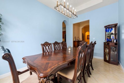 Купить виллу или дом в Катлер-Бей, Флорида 5 спален, 284.37м2, № 2056136 - фото 9