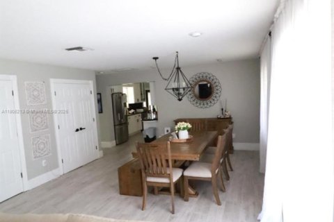 House in West Palm Beach, Florida 3 bedrooms, 157.93 sq.m. № 1758500 - photo 13