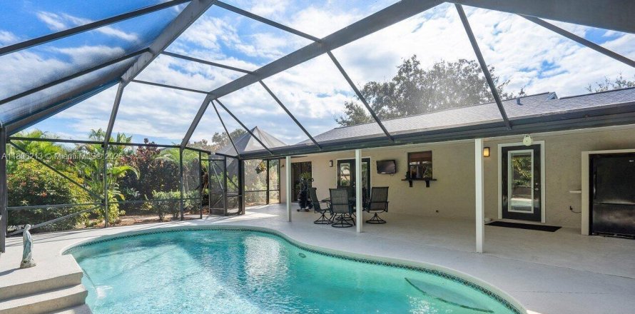 House in West Palm Beach, Florida 3 bedrooms, 157.93 sq.m. № 1758500