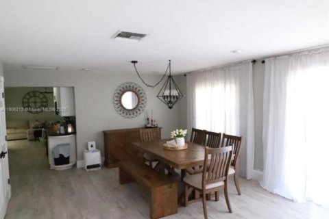 House in West Palm Beach, Florida 3 bedrooms, 157.93 sq.m. № 1758500 - photo 12