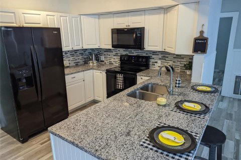 Casa en alquiler en New Port Richey, Florida, 4 dormitorios, 121.7 m2 № 1879900 - foto 15