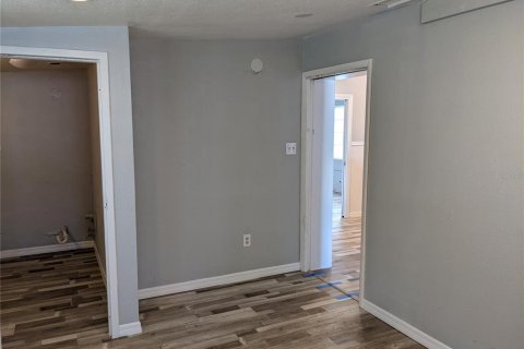 Casa en alquiler en New Port Richey, Florida, 4 dormitorios, 121.7 m2 № 1879900 - foto 13