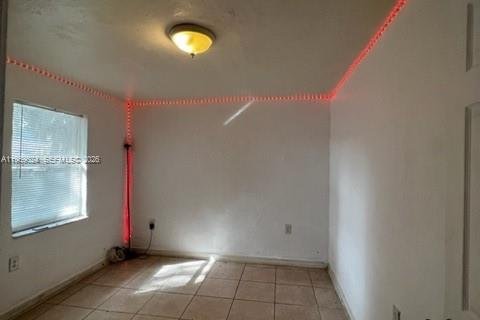 Casa en alquiler en Miami Gardens, Florida, 4 dormitorios, 125.98 m2 № 2031874 - foto 26