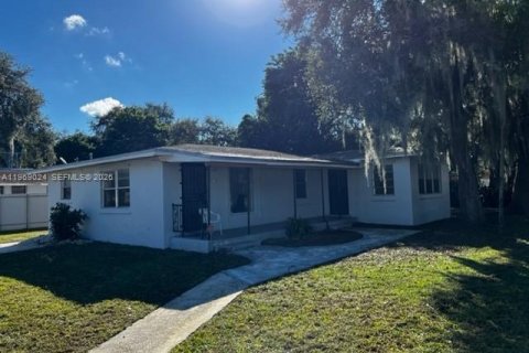 Casa en alquiler en Miami Gardens, Florida, 4 dormitorios, 125.98 m2 № 2031874 - foto 4