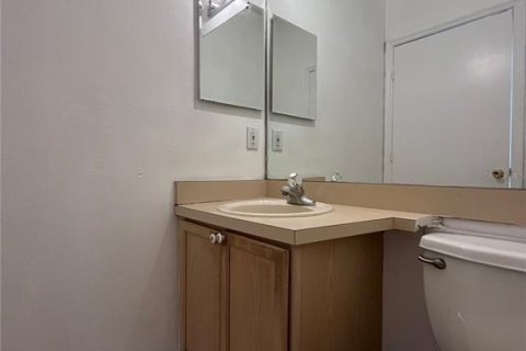 Touwnhouse à louer à Orlando, Floride: 3 chambres, 138.33 m2 № 2437406 - photo 18