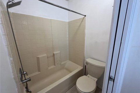 Touwnhouse à louer à Orlando, Floride: 3 chambres, 138.33 m2 № 2437406 - photo 14