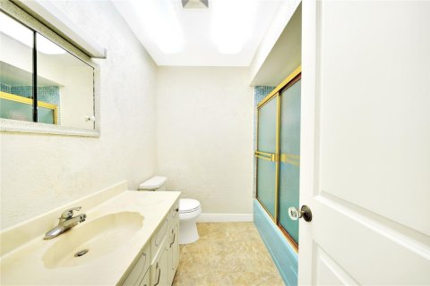 Condo in Fort Lauderdale, Florida, 2 bedrooms  № 2192655 - photo 18