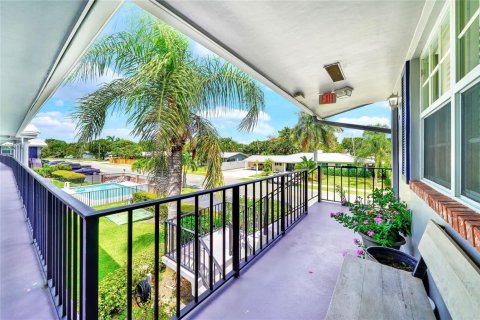 Condo in Fort Lauderdale, Florida, 2 bedrooms  № 2192655 - photo 24