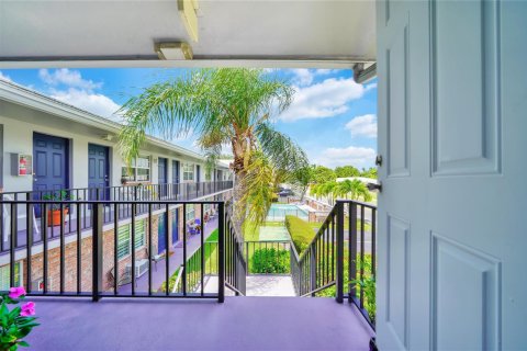 Condo in Fort Lauderdale, Florida, 2 bedrooms  № 2192655 - photo 20