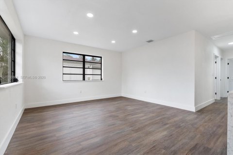 Casa en venta en Miami, Florida, 3 dormitorios, 93.65 m2 № 2008875 - foto 3