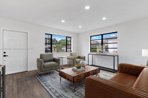 Casa en venta en Miami, Florida, 3 dormitorios, 93.65 m2 № 2008875 - foto 13