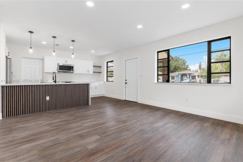 Casa en venta en Miami, Florida, 3 dormitorios, 93.65 m2 № 2008875 - foto 8