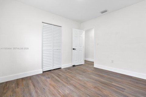 Casa en venta en Miami, Florida, 3 dormitorios, 93.65 m2 № 2008875 - foto 28
