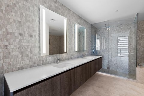 Купить кондоминиум в Майами, Флорида 3 спальни, 164.53м2, № 2062274 - фото 14