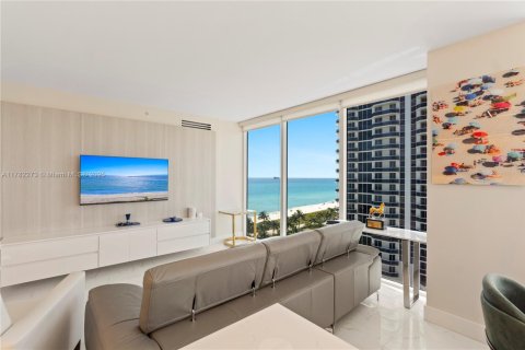 Condominio en venta en Miami Beach, Florida, 2 dormitorios, 128.21 m2 № 1706395 - foto 10