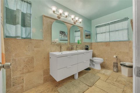 House in Daytona Beach, Florida 4 bedrooms, 208.94 sq.m. № 2313076 - photo 15