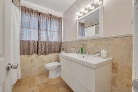 House in Daytona Beach, Florida 4 bedrooms, 208.94 sq.m. № 2313076 - photo 20