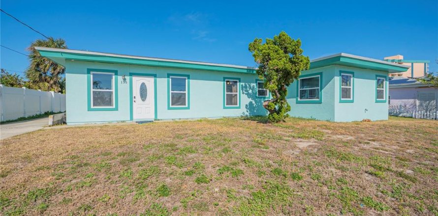 House in Daytona Beach, Florida 4 bedrooms, 208.94 sq.m. № 2313076