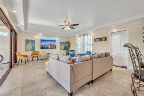 House in Daytona Beach, Florida 4 bedrooms, 208.94 sq.m. № 2313076 - photo 10