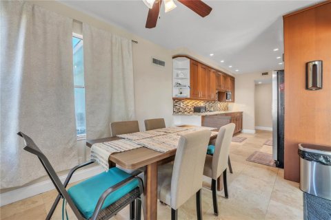 House in Daytona Beach, Florida 4 bedrooms, 208.94 sq.m. № 2313076 - photo 30