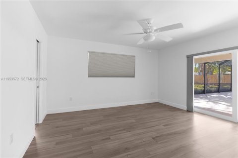 Снять в аренду виллу или дом в Пальметто-Бей, Флорида 3 спальни, 147.9м2, № 2007910 - фото 21