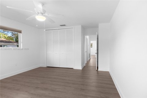 Снять в аренду виллу или дом в Пальметто-Бей, Флорида 3 спальни, 147.9м2, № 2007910 - фото 15