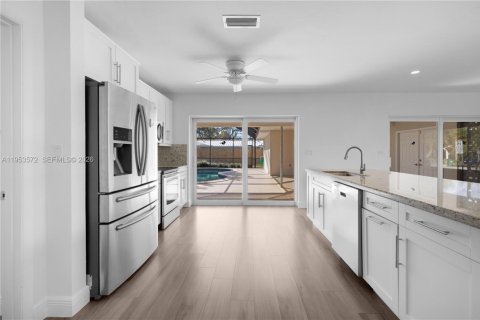 Снять в аренду виллу или дом в Пальметто-Бей, Флорида 3 спальни, 147.9м2, № 2007910 - фото 13