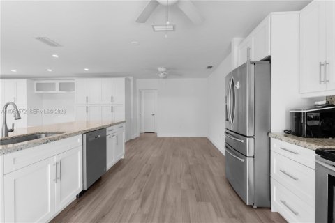 Снять в аренду виллу или дом в Пальметто-Бей, Флорида 3 спальни, 147.9м2, № 2007910 - фото 9