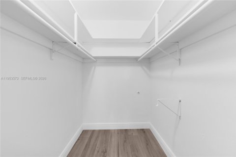 Снять в аренду виллу или дом в Пальметто-Бей, Флорида 3 спальни, 147.9м2, № 2007910 - фото 23