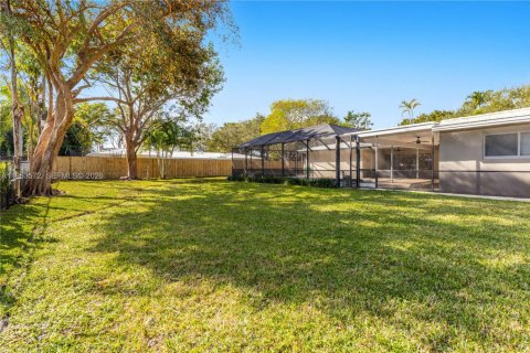 Снять в аренду виллу или дом в Пальметто-Бей, Флорида 3 спальни, 147.9м2, № 2007910 - фото 28