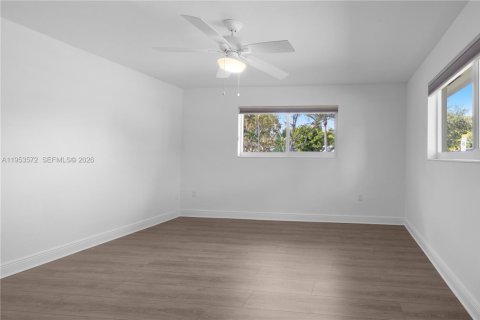 Снять в аренду виллу или дом в Пальметто-Бей, Флорида 3 спальни, 147.9м2, № 2007910 - фото 16