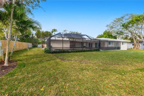 Снять в аренду виллу или дом в Пальметто-Бей, Флорида 3 спальни, 147.9м2, № 2007910 - фото 30