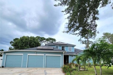 House in Kissimmee, Florida 4 bedrooms, 299.7 sq.m. № 2196271 - photo 2