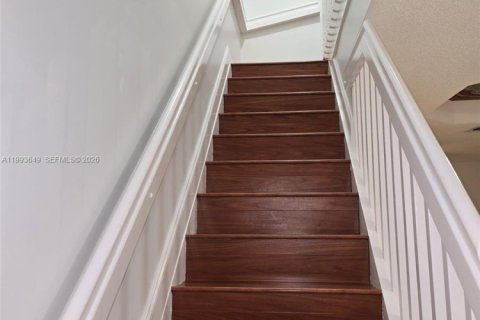 Touwnhouse à vendre à Miami, Floride: 2 chambres, 88.26 m2 № 2062993 - photo 11