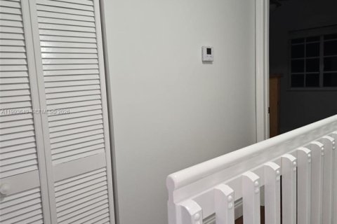 Touwnhouse à vendre à Miami, Floride: 2 chambres, 88.26 m2 № 2062993 - photo 12