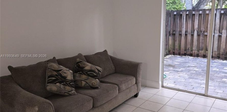 Touwnhouse à Miami, Floride 2 chambres, 88.26 m2 № 2062993