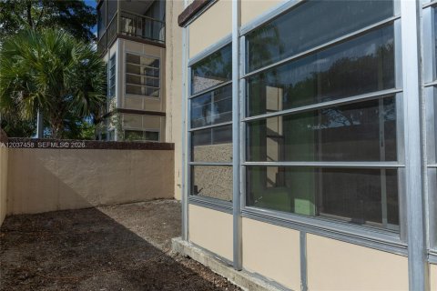 Condominio en venta en Plantation, Florida, 1 dormitorio, 89.19 m2 № 2088222 - foto 12