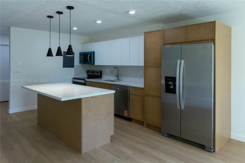 Condominio en venta en Plantation, Florida, 1 dormitorio, 89.19 m2 № 2088222 - foto 4