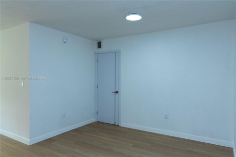 Condominio en venta en Plantation, Florida, 1 dormitorio, 89.19 m2 № 2088222 - foto 14