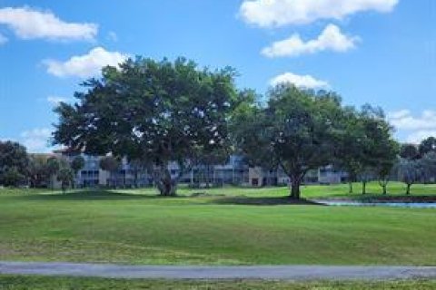 Condominio en venta en Pembroke Pines, Florida, 2 dormitorios, 88.54 m2 № 2175365 - foto 2